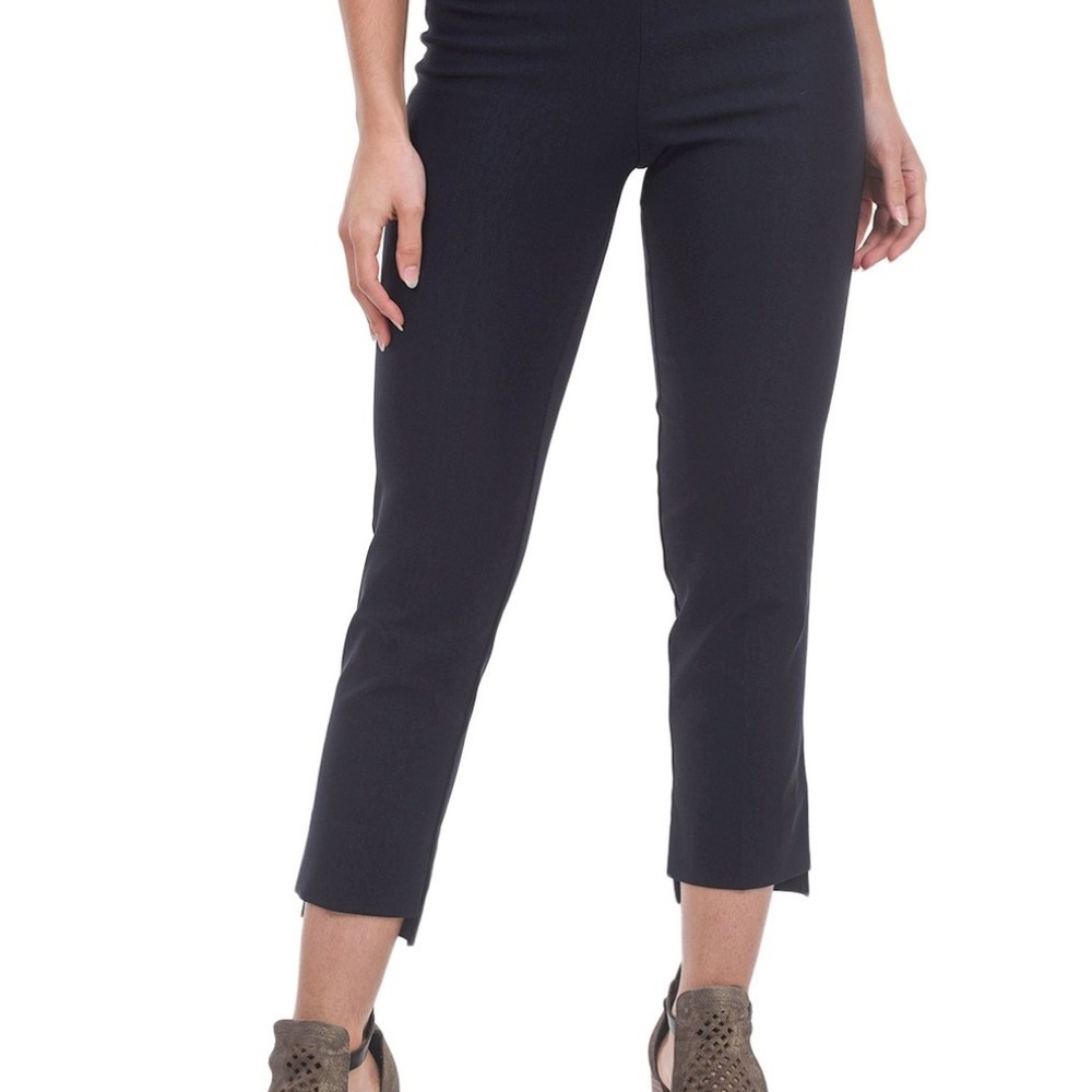 Estelle and Finn Navy Cropped Pants Size 6